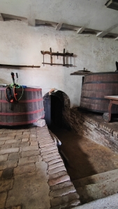 19.századi Présház Szekszárd kapujában, ahol a történelem és a bor találkozik. 23