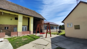 Őcsény Fő utcáján családi ház + kisház és egy 90m2-es műhely Eladó 21