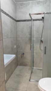 Panorámás, teljeskörűen felújított panellakás 15