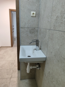 Panorámás, teljeskörűen felújított panellakás 17