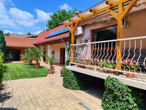 Prémium Polgári Ház+Apartman+Üzlet 24