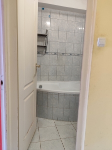 Szekszárd belvárosI, parkra néző lakás, liftes épületben eladó 16