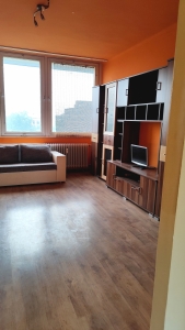 Szekszárd belvárosI, parkra néző lakás, liftes épületben eladó 2