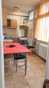 Szekszárd belvárosI, parkra néző lakás, liftes épületben eladó 8