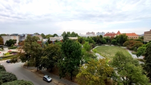 Szekszárd belvárosI, parkra néző lakás, liftes épületben eladó 22