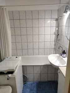 Szekszárd belvárosi 56m2-es, erkélyes lakás 16