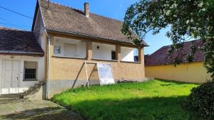 Szekszárd Bethlen G. utca 3220m2-en fekvő komfort nélküli ház eladó. 4