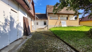 Szekszárd Bethlen G. utca 3220m2-en fekvő komfort nélküli ház eladó. 6