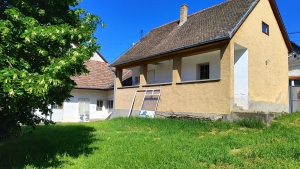 Szekszárd Bethlen G. utca 3220m2-en fekvő komfort nélküli ház eladó. 9