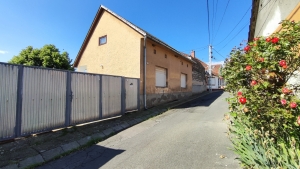 Szekszárd Bethlen G. utca 3220m2-en fekvő komfort nélküli ház eladó. 2
