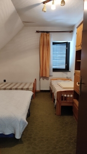 Szekszárd Otthon utcai családi ház akár egy vállalkozással is! 26