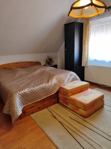 Szekszárd kertvárosi családi ház és vállalkozás egyben eladó! 24