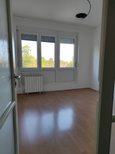 Foglalva! Szekszárd kórház közeli, első emeleti lakás 9