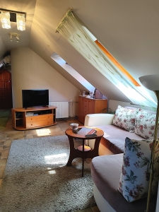 Szekszárd Kossuth L. utcai tetőtéri lakás 7