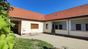 Szekszárd, polgári családi ház a belvárosban eladó 1