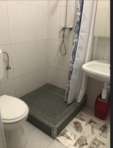 Szekszárdi Garzonlakás akár bérlővel is. 8