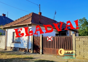 ELADVA! Tolna Arany János utcában kis ház eladó! 1