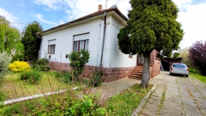 Tolna Újtelep, Erkel F. utcában nagyméretű ház, nagyméretű telken 2